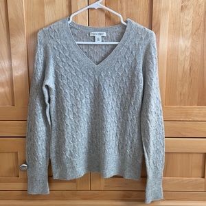 Banana Republic Italian Cashmere cable knit, v-neck sweater, gray, size S